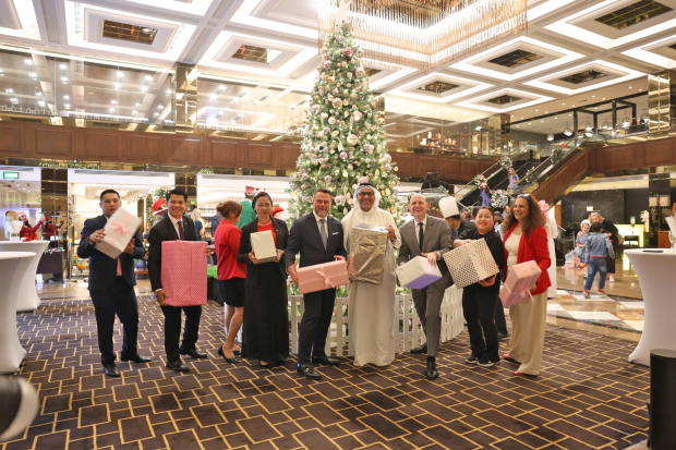 Hotel heralds holiday season with Christmas tree lighting ceremony